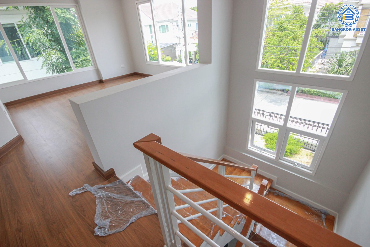 บ้านมือสองตกแต่งใหม่ แบรนด์ Property Perfect ม.เพอร์เฟคเพลส ติดถนนราชพฤกษ์ โซนใกล้สวนและทะเลสาบ เนื้อที่ 66 ตร.ว. ฟังก์ชัน 3 ห้องนอน 3 ห้องน้ำ จอดรถได้ 2 คัน บนทำเลติดถนนราชพฤกษ์ ใกล้วงเวียนพระราม5 และรถไฟฟ้า "สถานีบางรักน้อยท่าอิฐ"